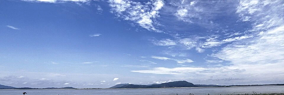 Guwahati Noonmati yakınından Brahmaputra manzarası