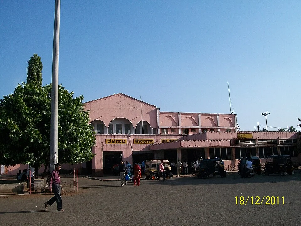2011 exterior view of Belagavi railway station