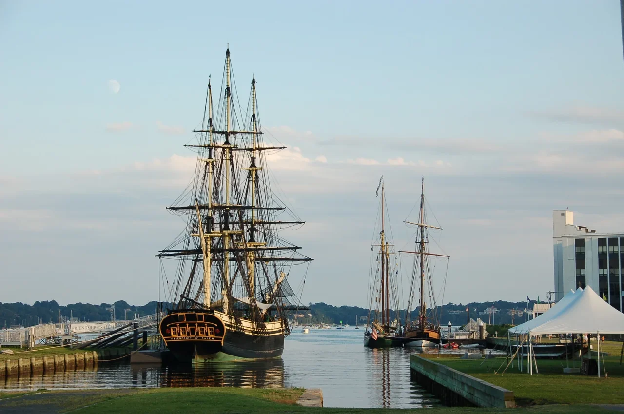 Salem limanında Friendship of Salem, NPS arşivi; güncel gemi erişimi kanıtı değil