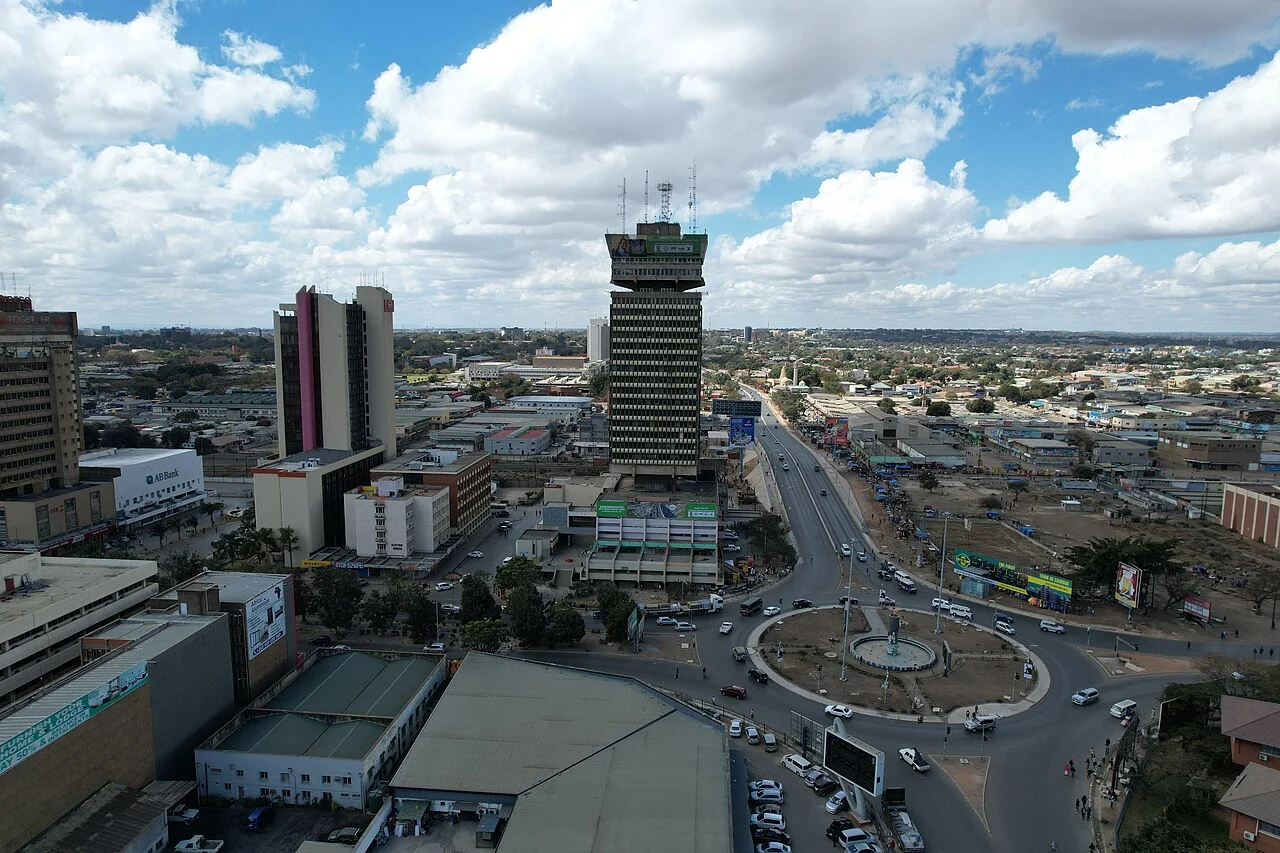 Lusaka Kafue kavşağı ve geniş kent görünümü; Lupali, 1 Ağustos 2021