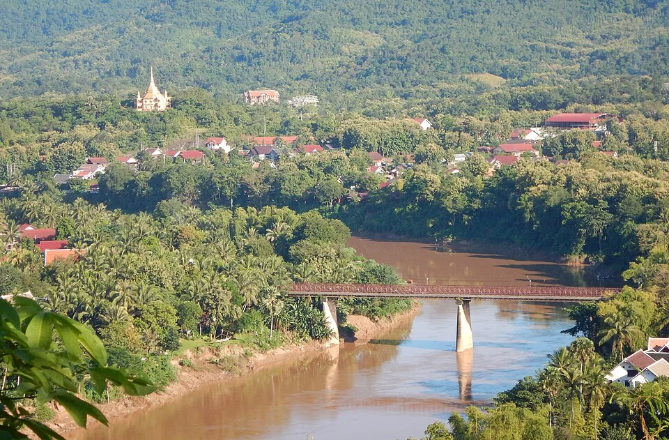 Luang Prabang yakınında Nam Khan nehri