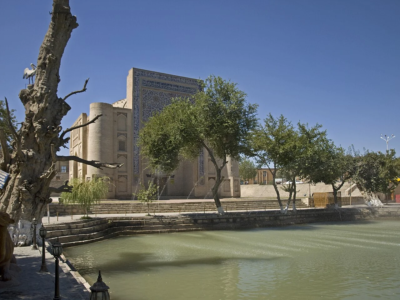 Lyabi Hauz and Nadir Divanbegi Khanqah in Bukhara, 31 August 2015