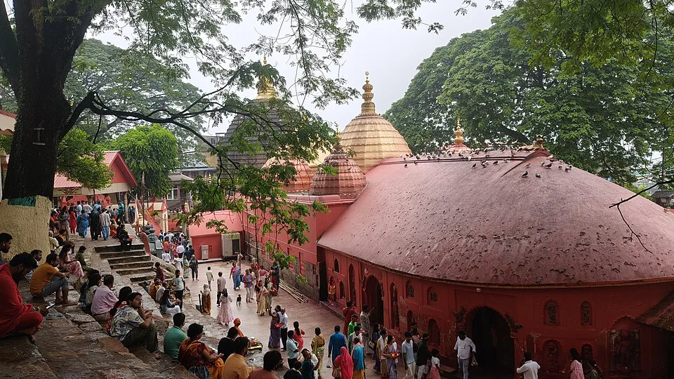 Guwahati Nilachal Tepesi üzerindeki Kamakhya tapınağı