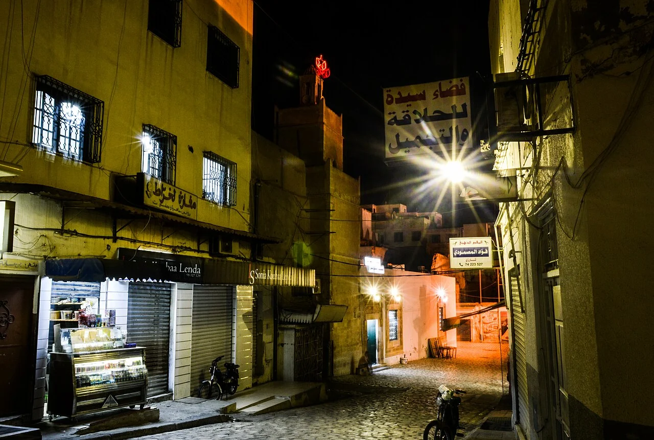El Kasbah Street, Sfax; May 2017 night photograph, not advice for a night walk
