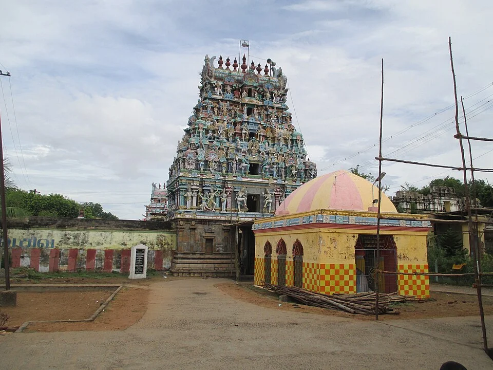 Exterior of Kayarohanaswami Temple in Nagapattinam
