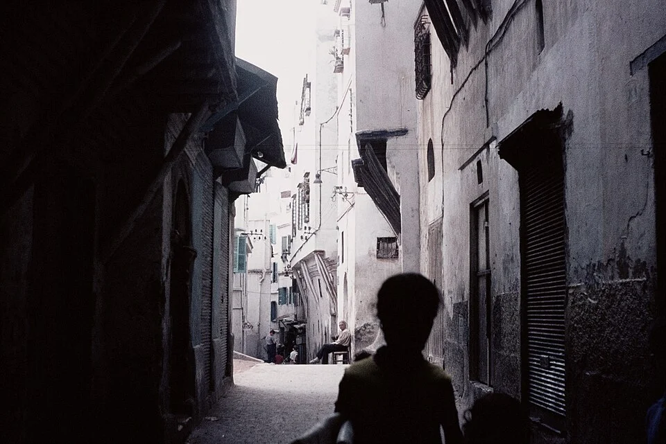 Historical photograph of a street in the Algiers Kasbah in 1969