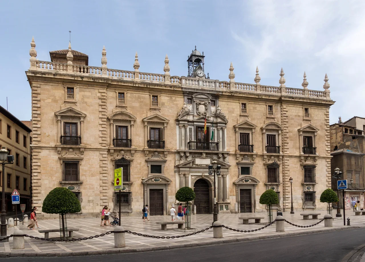 Granada Plaza Nueva’daki Real Chancillería cephesi, Ağustos 2012