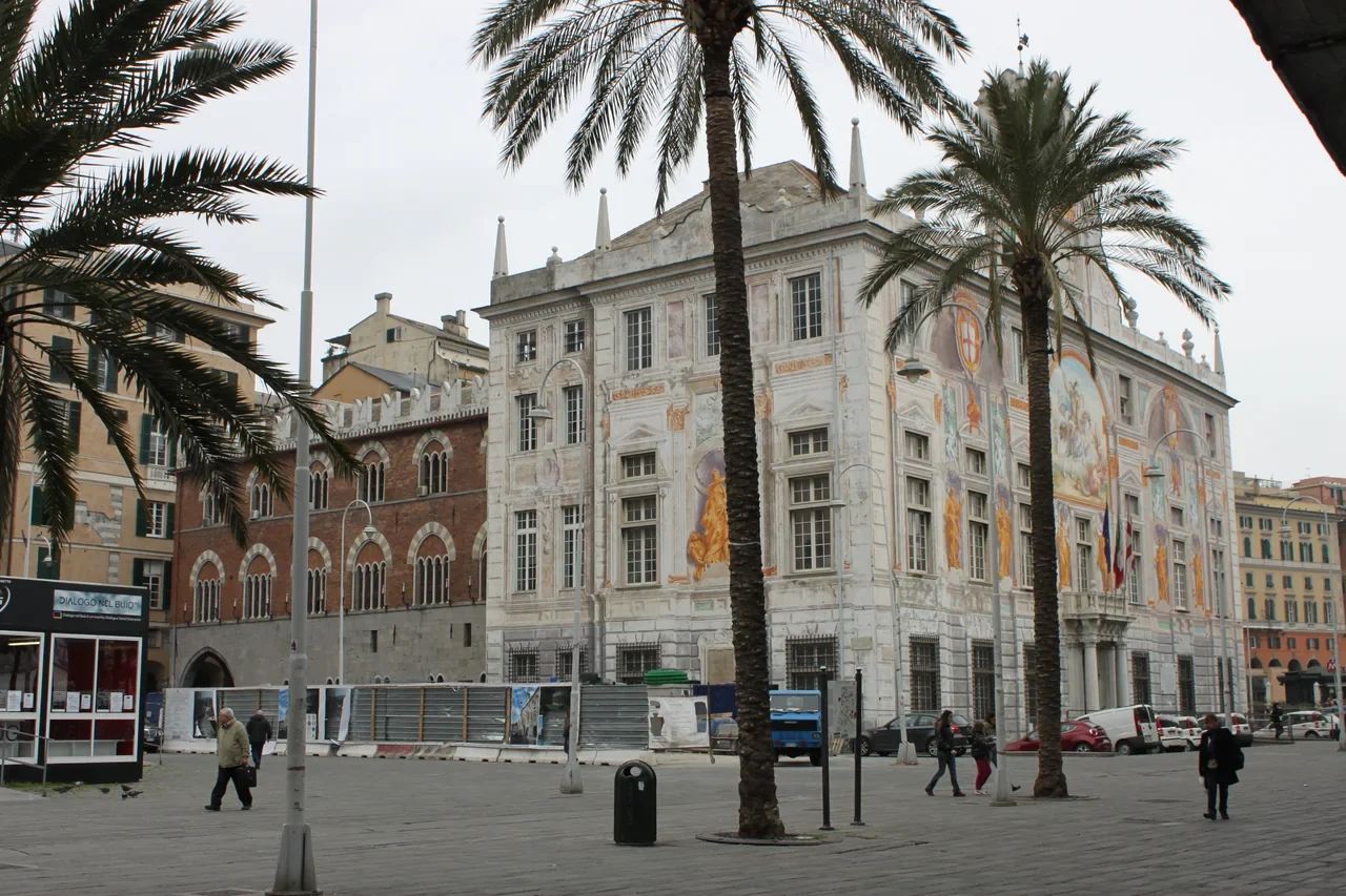 Palazzo San Giorgio dış cephesi, Mart 2012