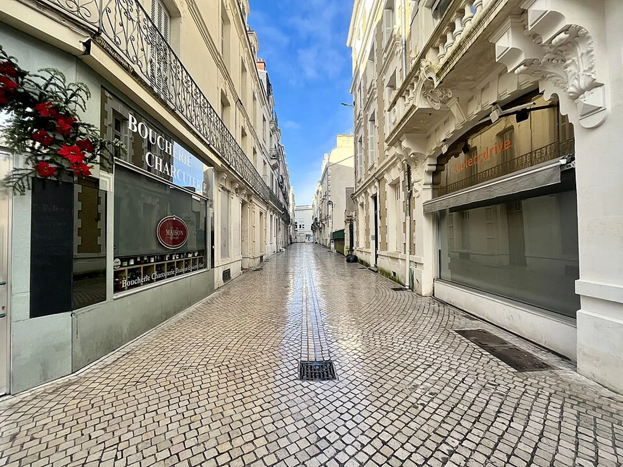 Rue Charles Gide urban street, 1 January 2024; not a food or business photograph.