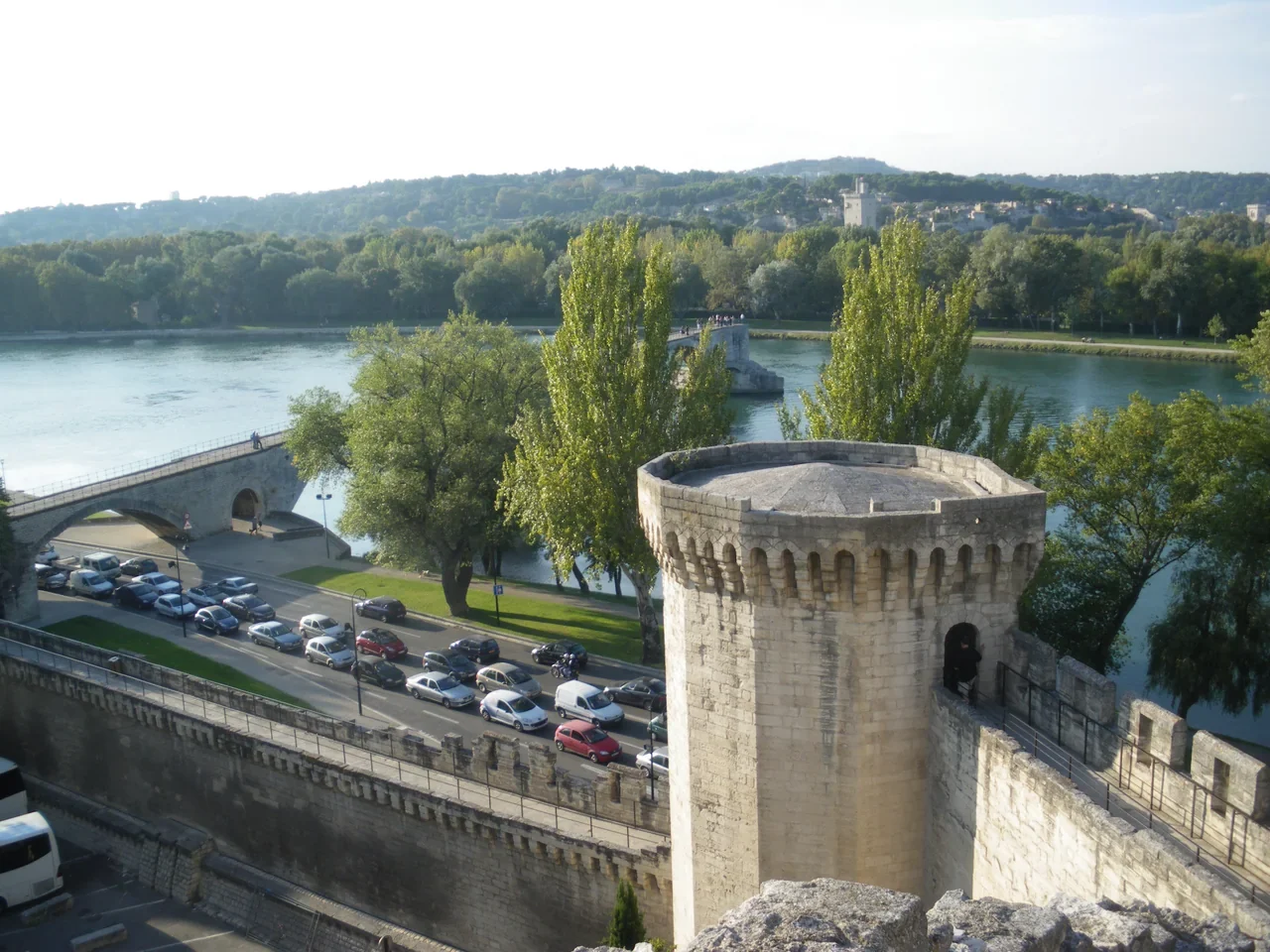 Avignon surları çevresinden Rhône ve Saint-Bénézet köprüsü, Ekim 2009