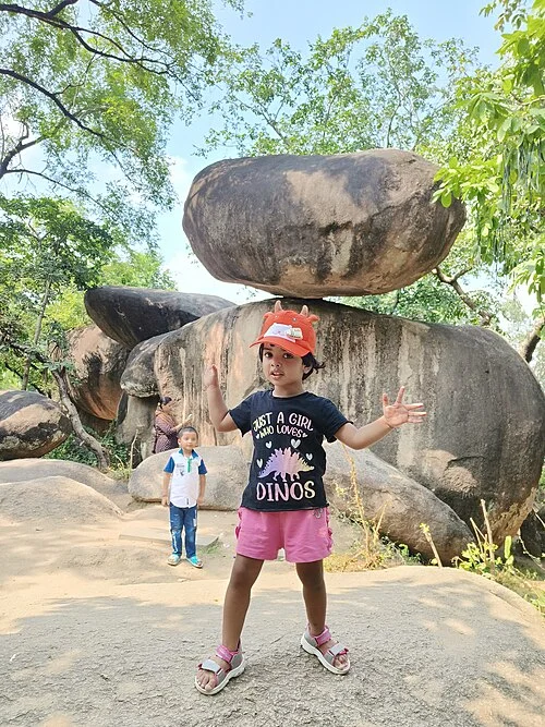 Jabalpur Balancing Rock kaya oluşumu