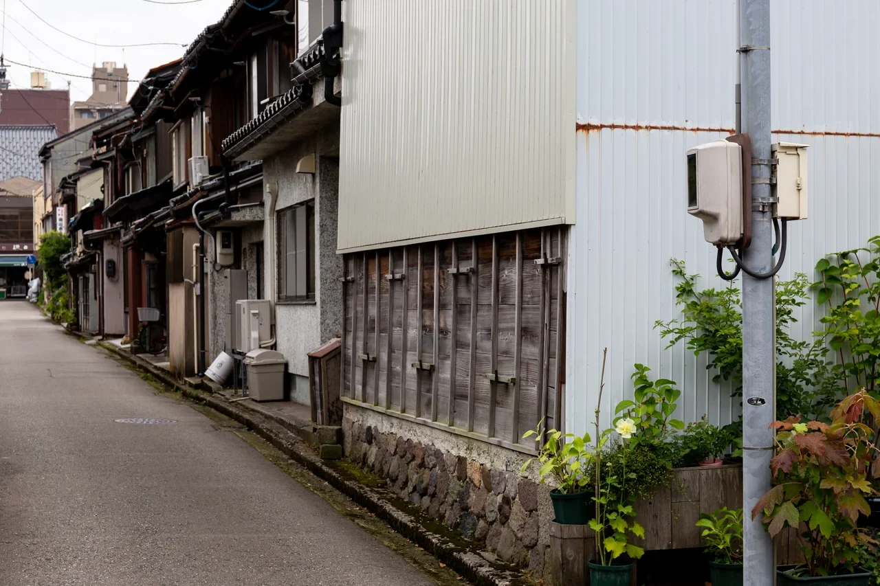 Kanazawa’da bir şehir sokağı, 2019