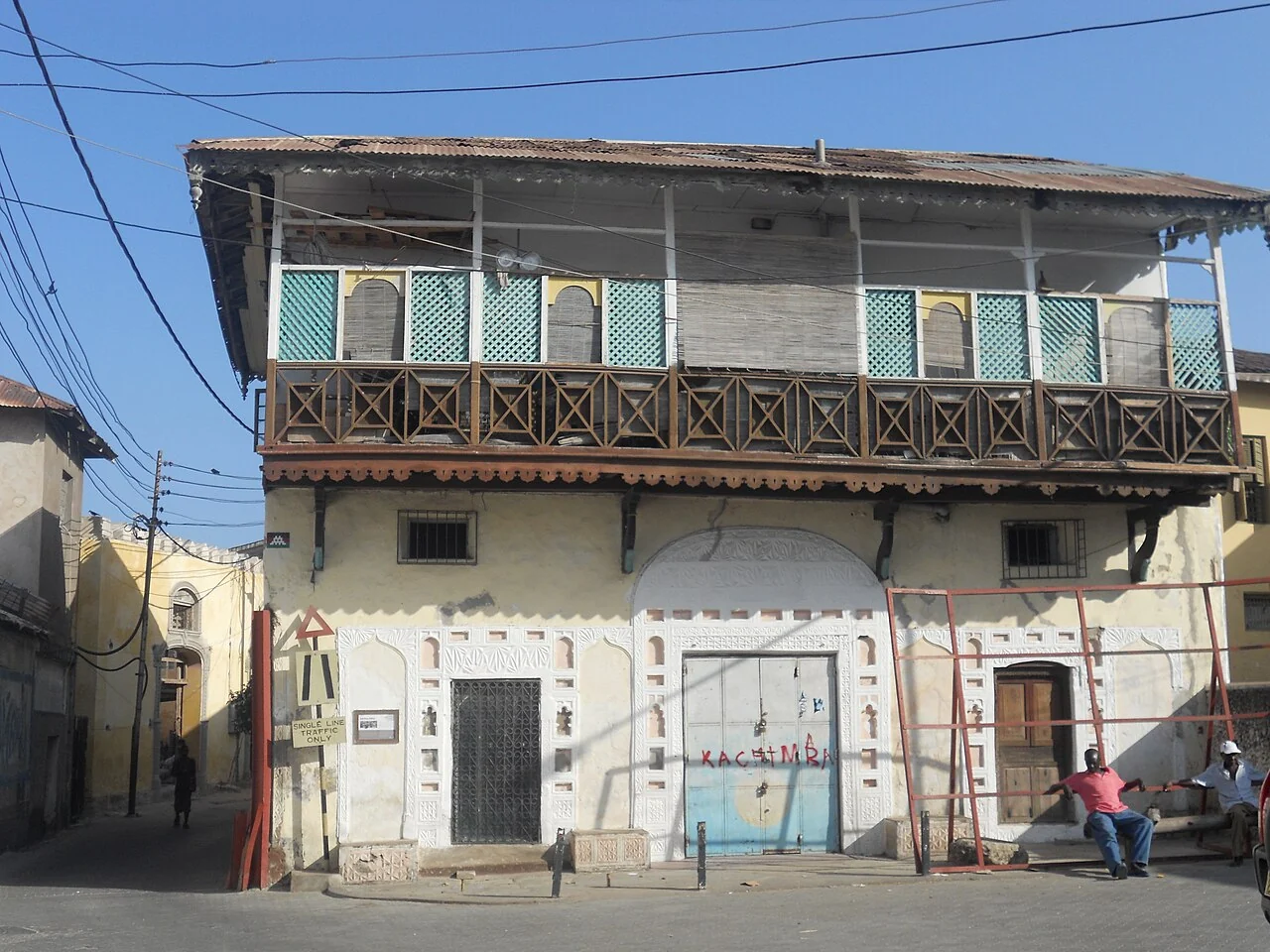 Mombasa tarihî postane cephesi; Ocak 2012, güncel hizmet bilgisi değil