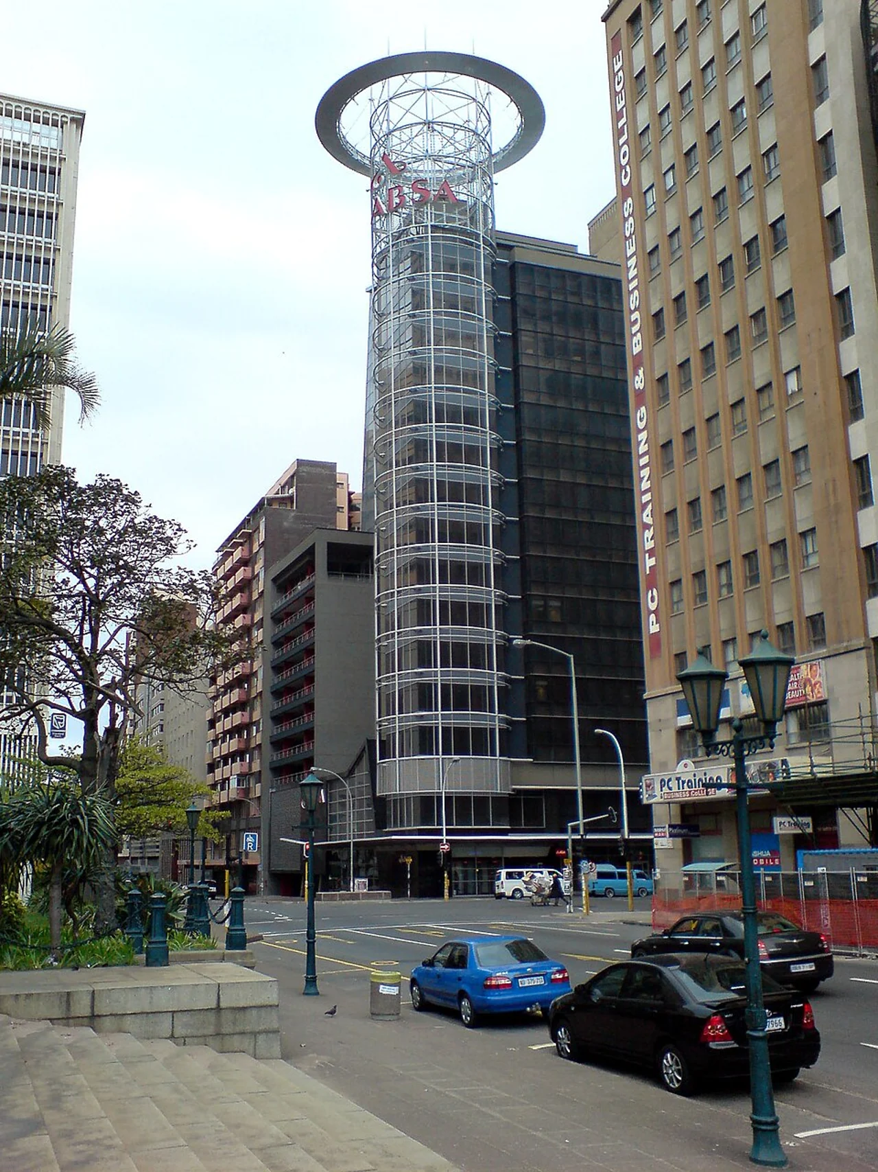 Durban merkezinde Gardiner Street adıyla kayıtlı sokak görüntüsü; 30 Eylül 2007, KwaMuhle binası değil