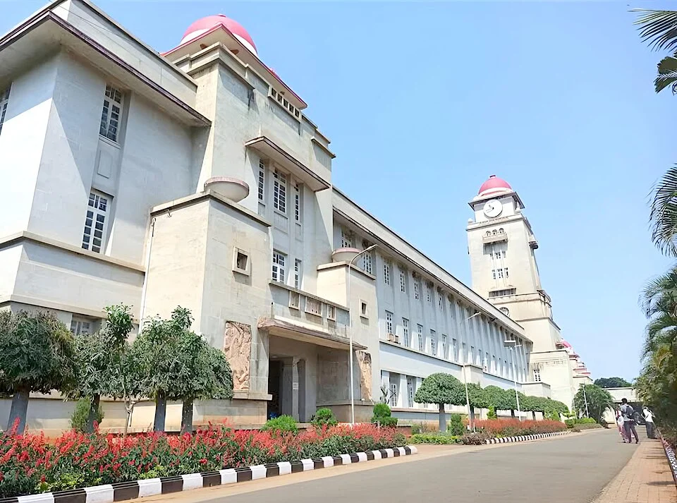 Exterior building of Karnatak University in Dharwad