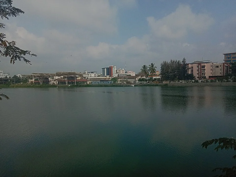 Coimbatore Ukkadam Gölü çevresi