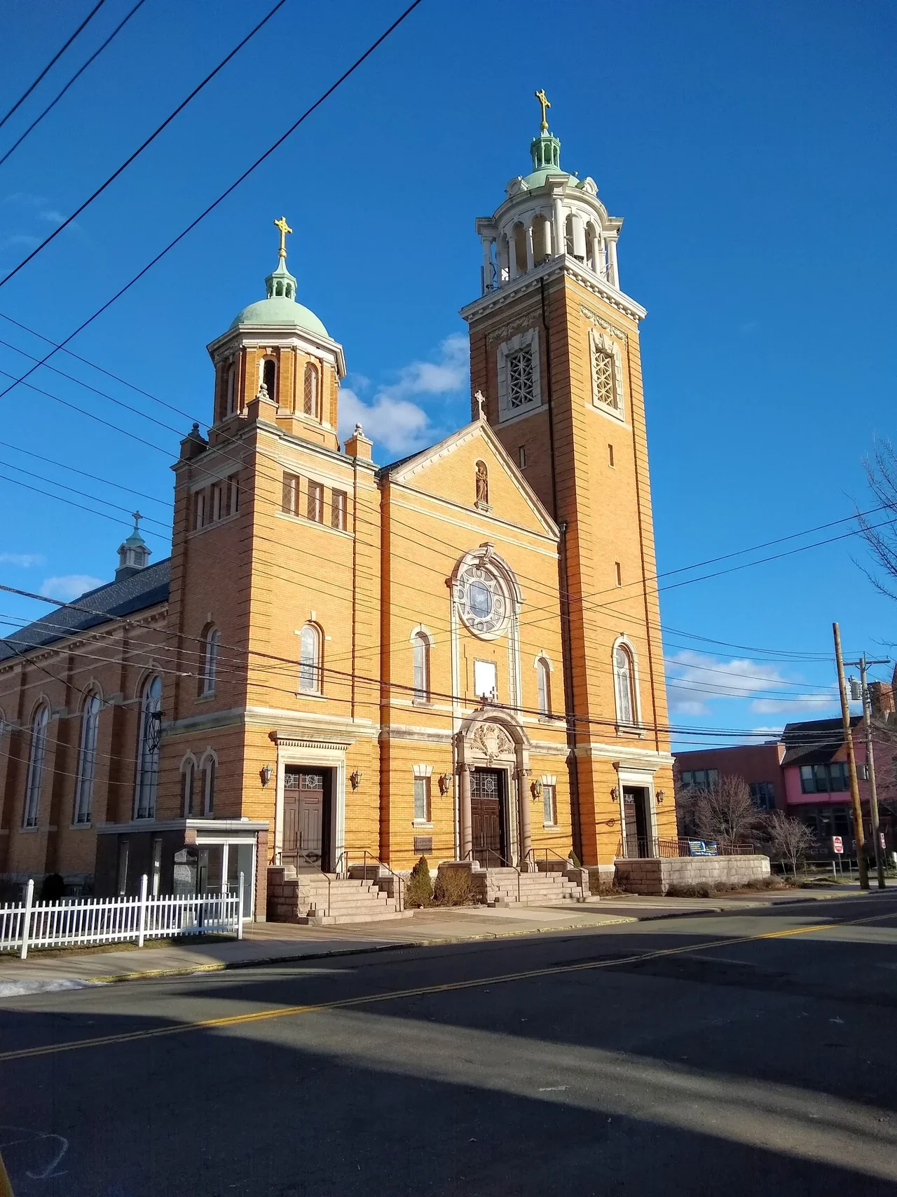 New Haven Edward Street karşı kaldırımından St Joseph cephesi, arşiv