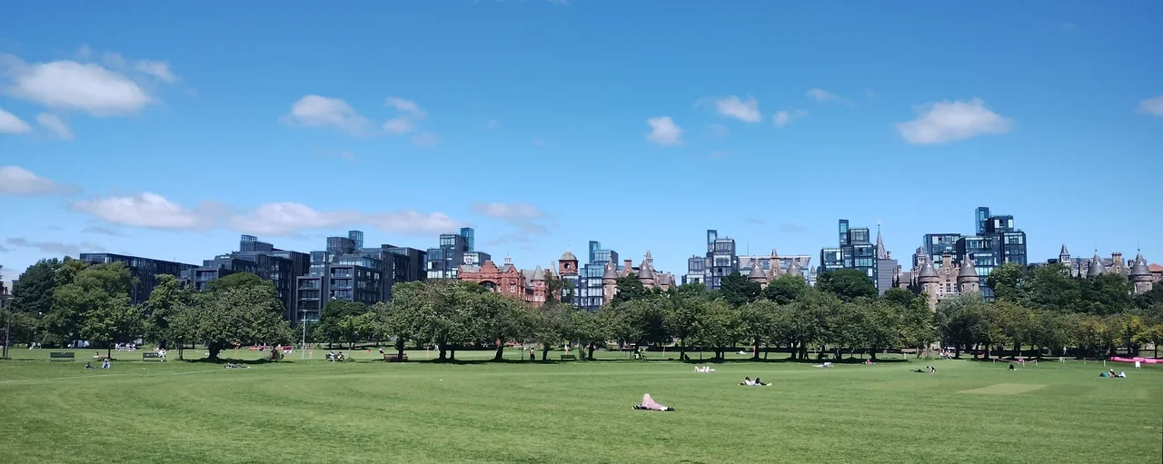 The Meadows tarafından Edinburgh Quartermile binaları, Haziran 2024