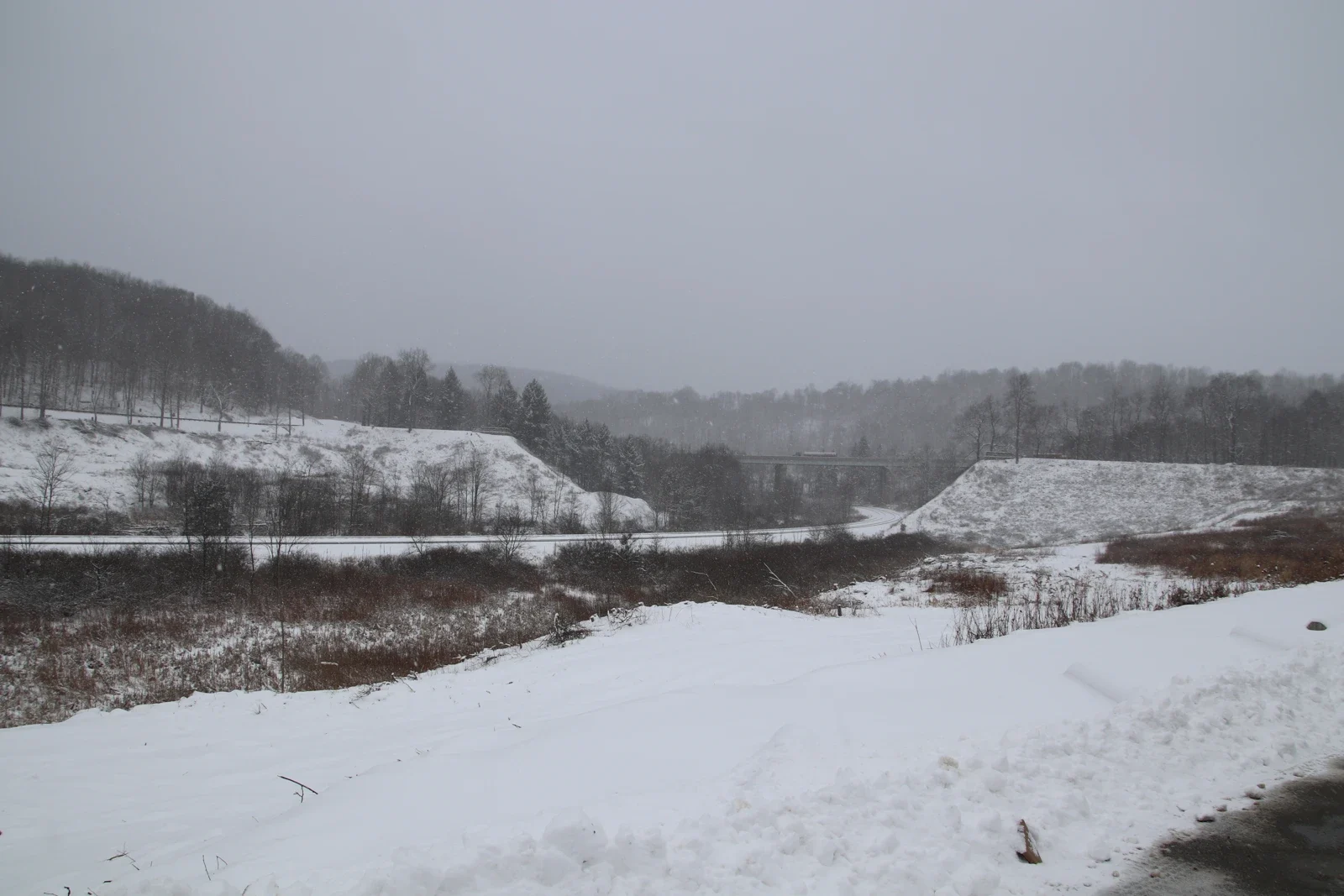 South Fork Dam kalıntıları karda, 2021 arşivi