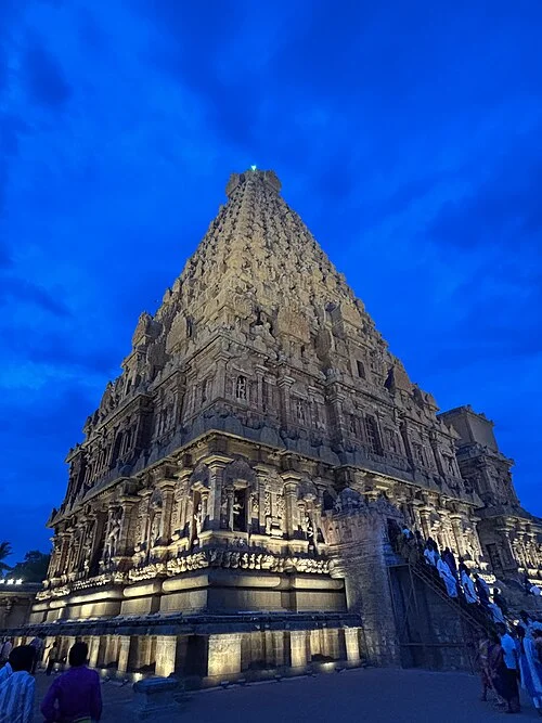 Thanjavur Brihadisvara tapınağının geniş dış görünümü