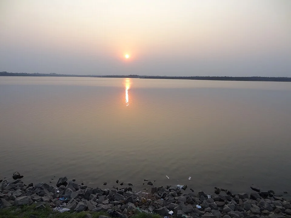 Shore of Ambazari Lake in Nagpur
