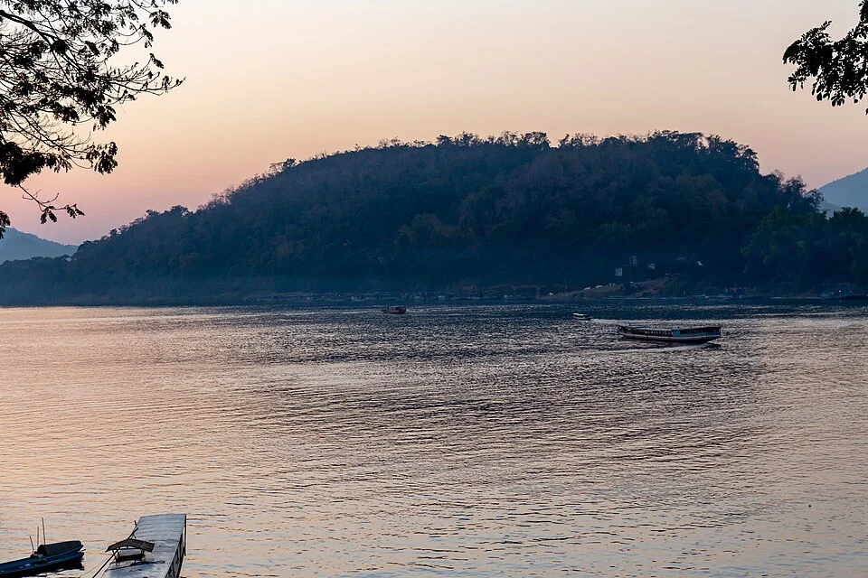 Luang Prabang kıyısından Mekong nehri