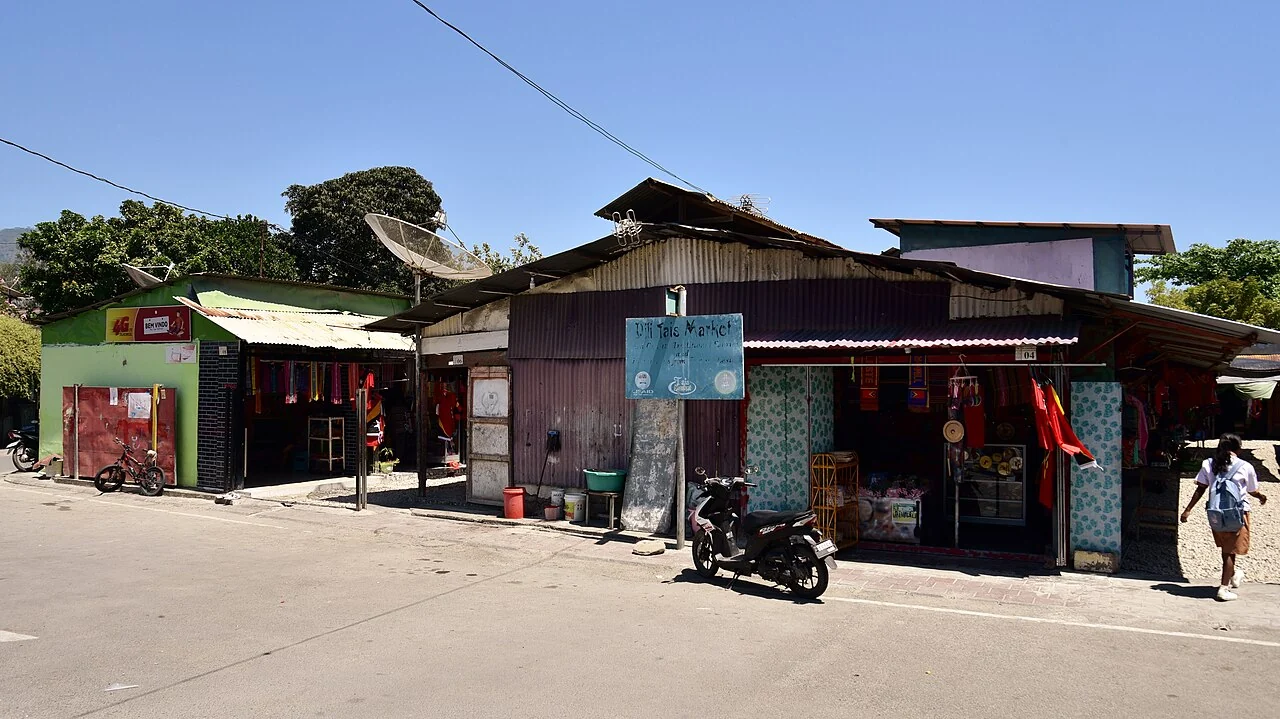 Exterior setting of Dili Tais market; Bahnfrend, 23 August 2023