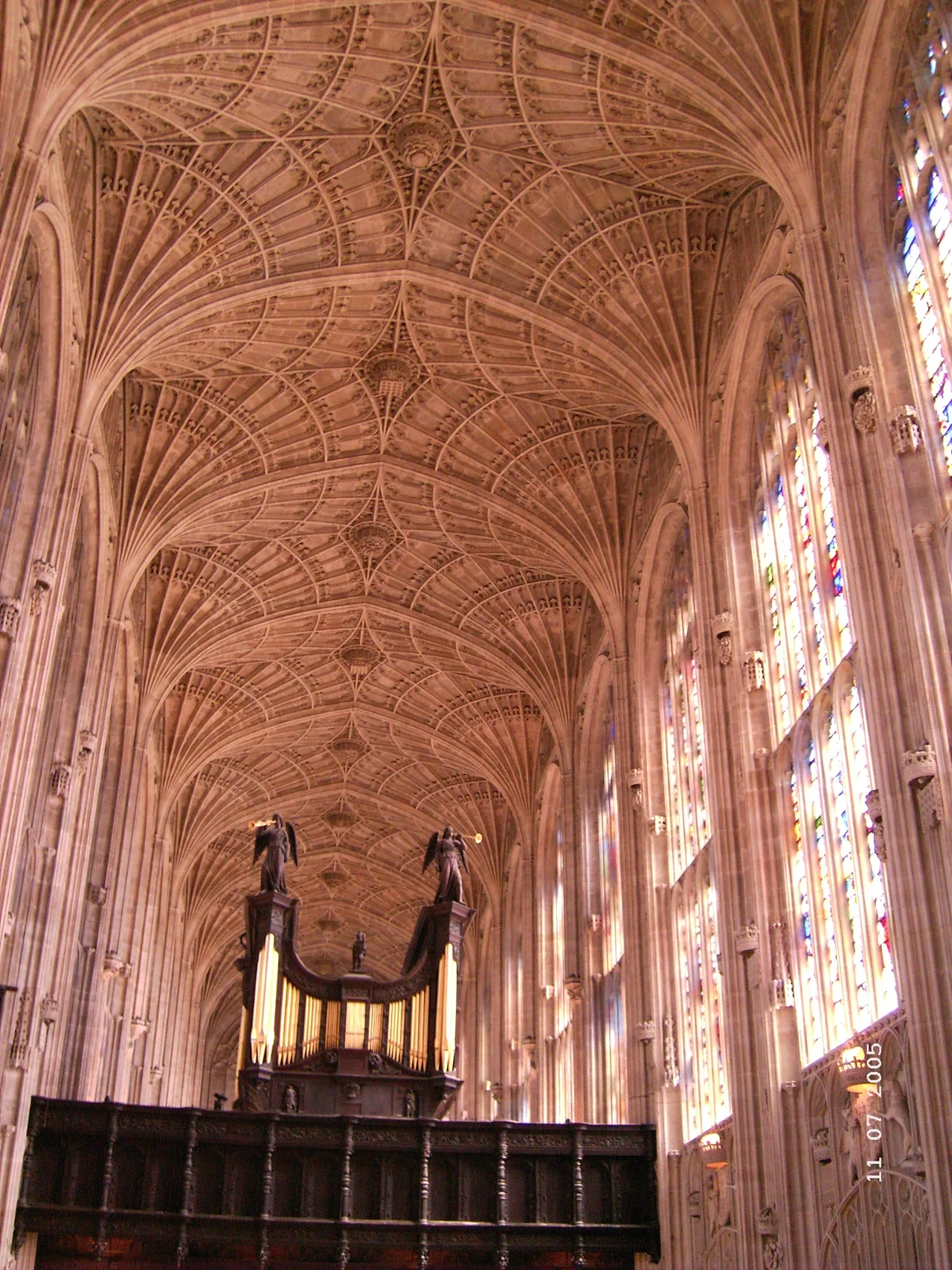 Cambridge King’s College şapelinin tonozu, Temmuz 2005
