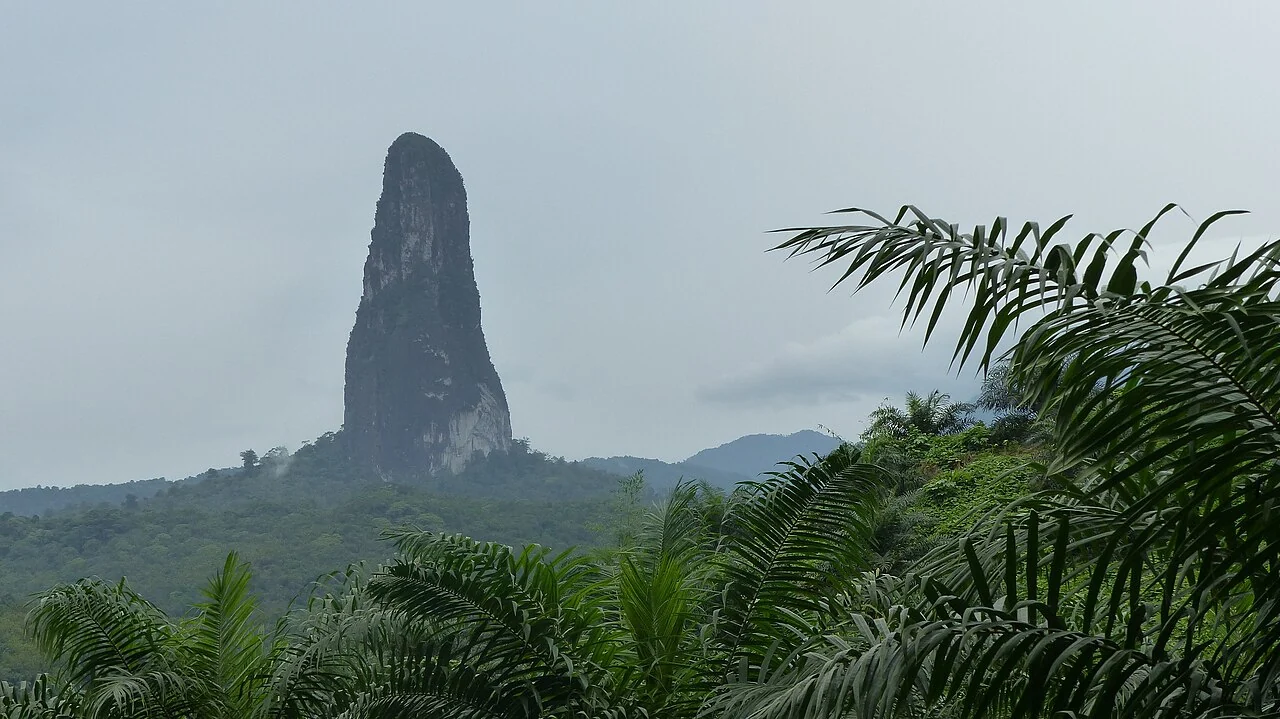 Pico Cão Grande silhouette on São Tomé; Philippe Bourachot, 18 March 2014, not a climbing-route illustration
