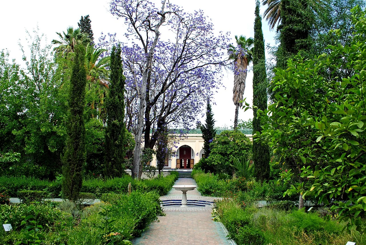 Al Batha bahçesi,28Mayıs2012;2025 sonrası düzenin belgesi değil.