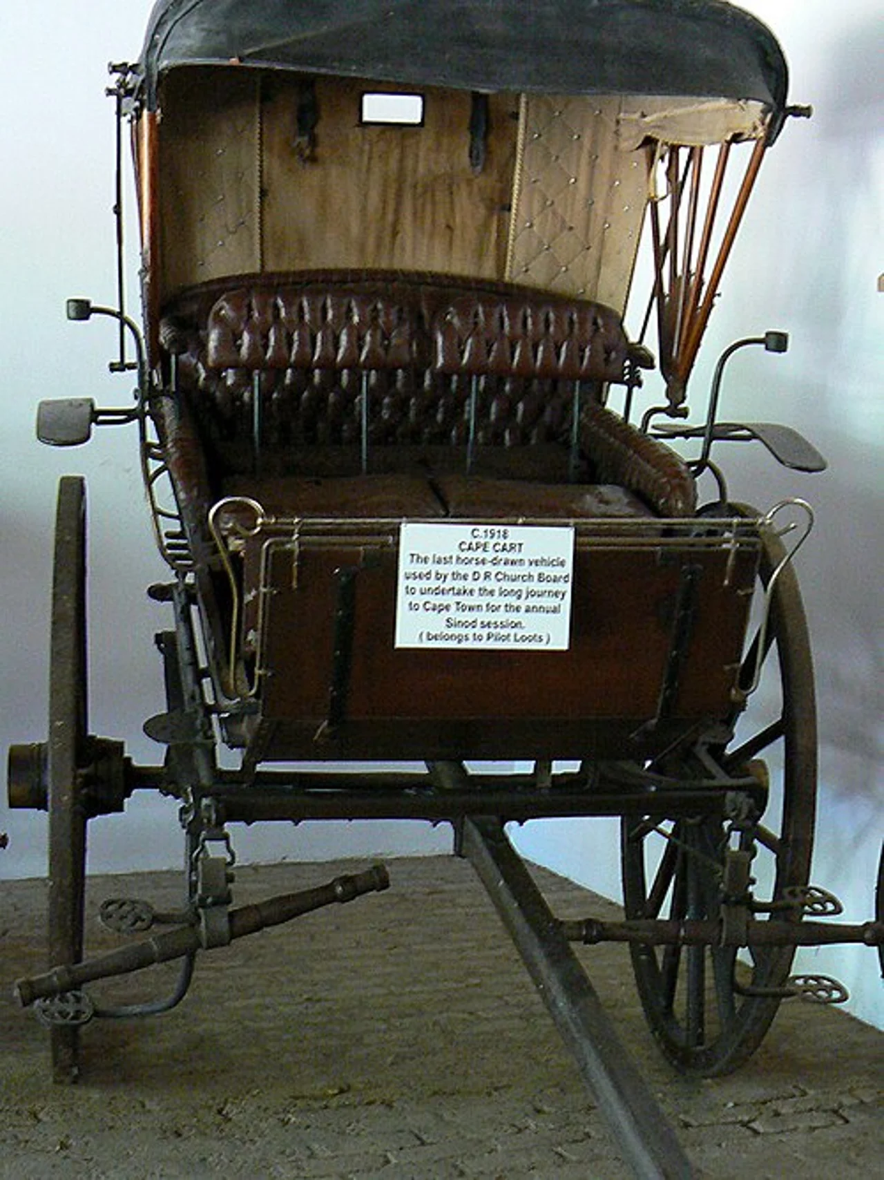 Historic Cape cart in the Reinet House collection, December 2006; not an Old Library exhibit