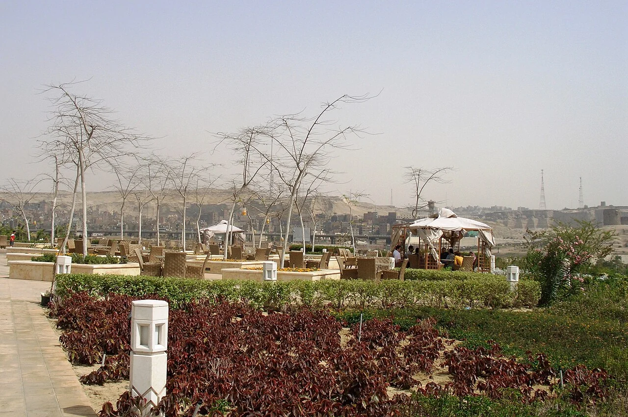Al-Azhar Parkı bahçesi; Nicola, 28 Nisan 2007