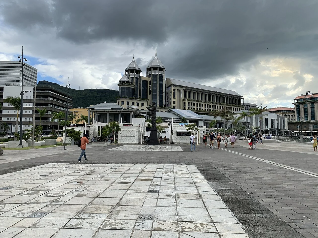 Caudan Waterfront square setting; Benoît Prieur, 29 February 2020