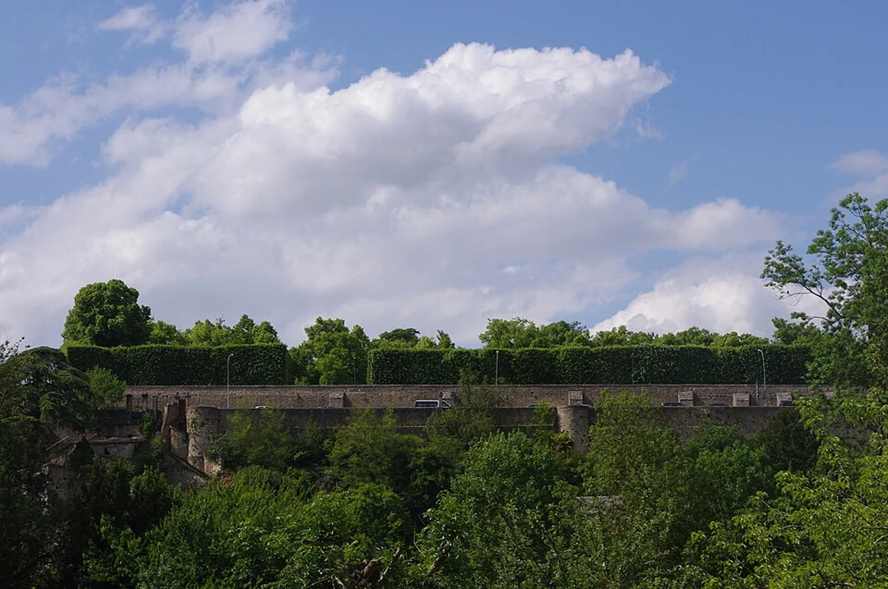 Blossac park and ramparts viewed from the lower street, 7 May 2011.