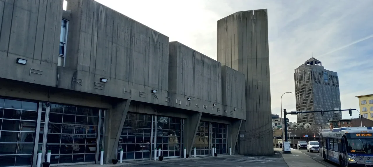 New Haven Central Fire Headquarters dış cephesi ve kamu kaldırımı, Ocak 2026 arşivi