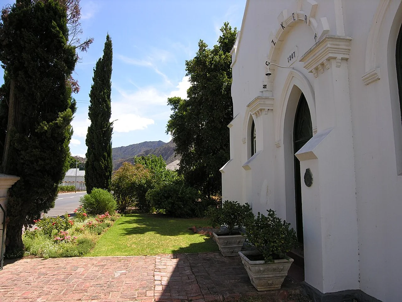 Montagu museum exterior, 2007; not inside the collection