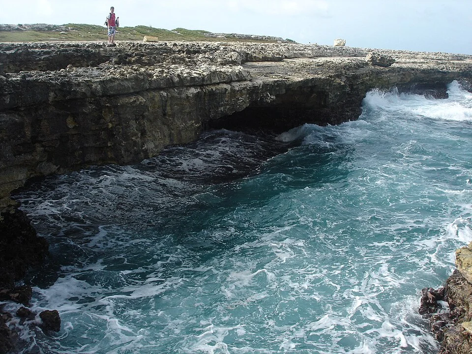 Antigua Devil’s Bridge doğal kıyı kemeri, 2008