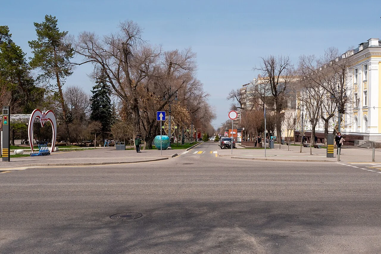 Almatı Almaly bölgesinde Töle Bi ile Panfilov Caddesi kesişimi, 2024