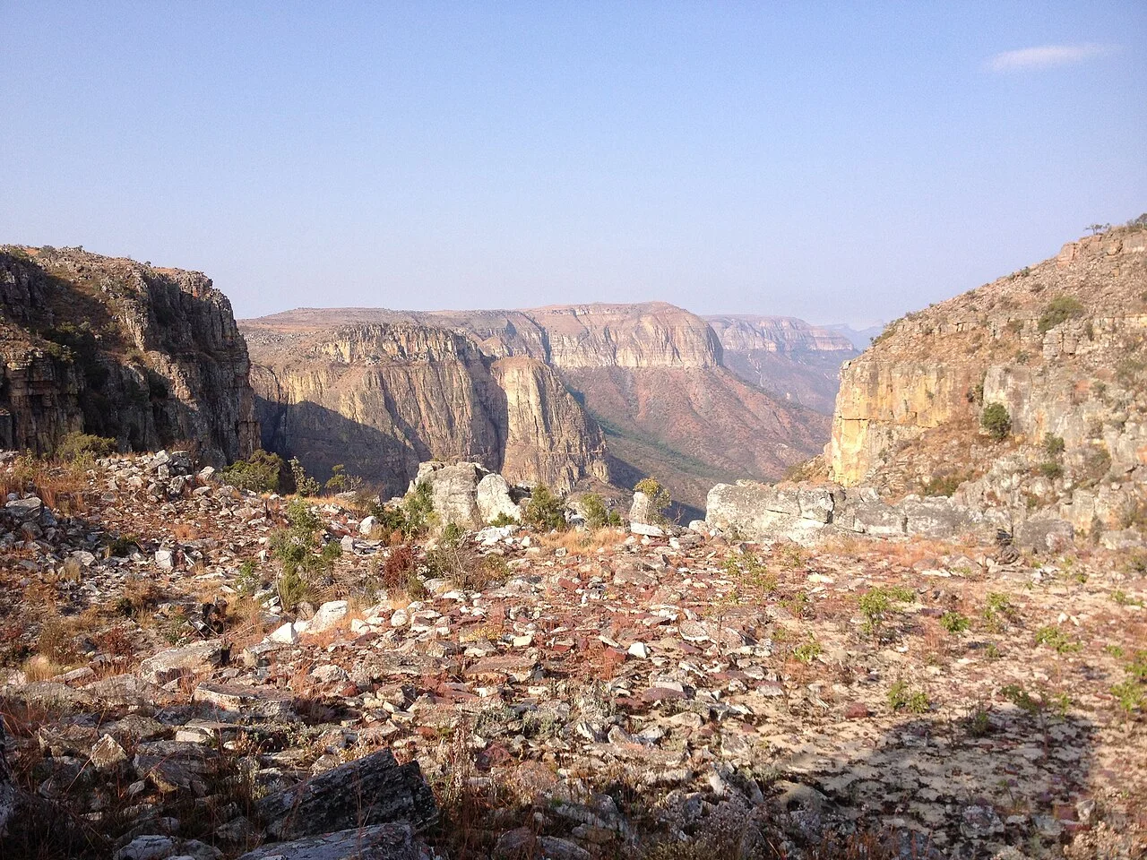 Tundavala kanyonunun kayalık uçurumu, 2013