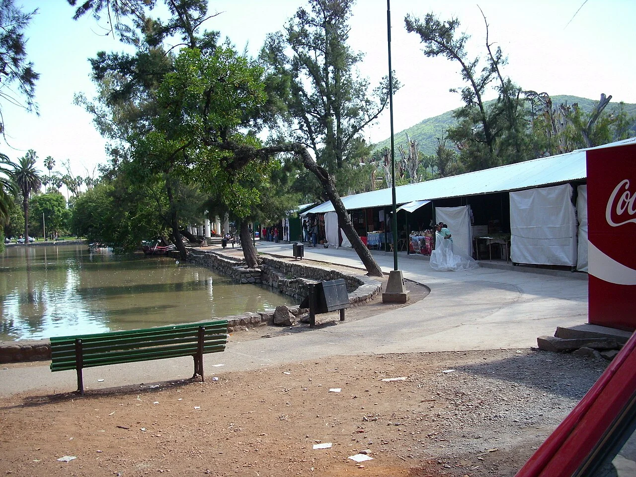 Salta park göleti ve el işi satış çevresi, Ocak 2007; güncel tezgâh listesi değil