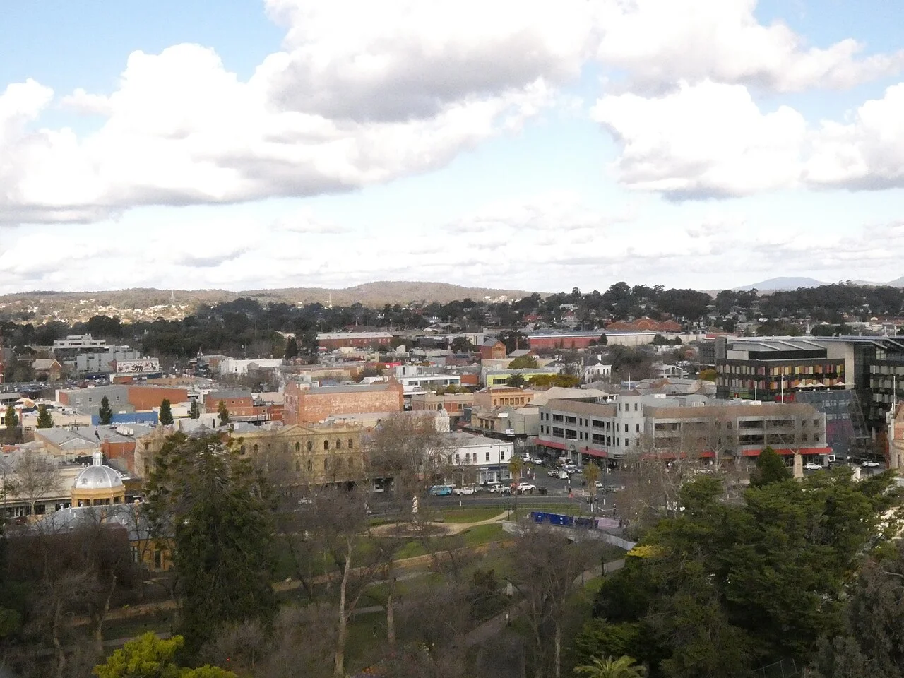 Bendigo merkezinin Poppet Head yönünden görünümü, Haziran 2022