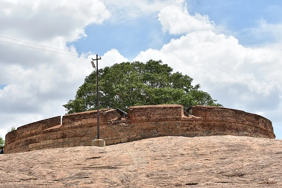 Defensive wall and rocky ground at Dindigul Rock Fort