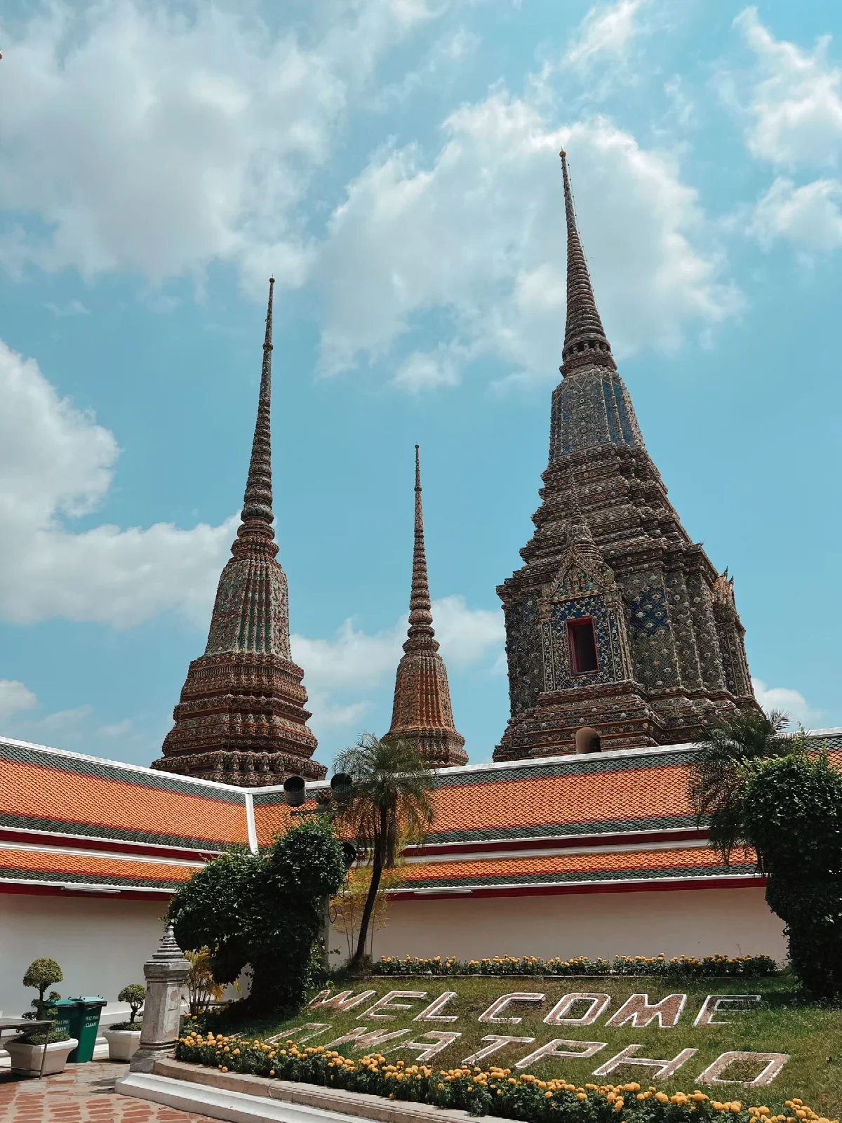 Spires at Wat Pho temple, Bangkok; Vincent Rivaud. Cultural route between meals.