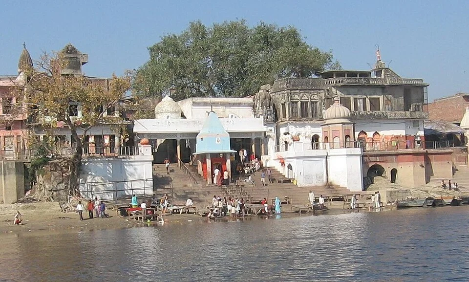 Kanpur dışında Bithoor Brahmavart Ghat basamakları