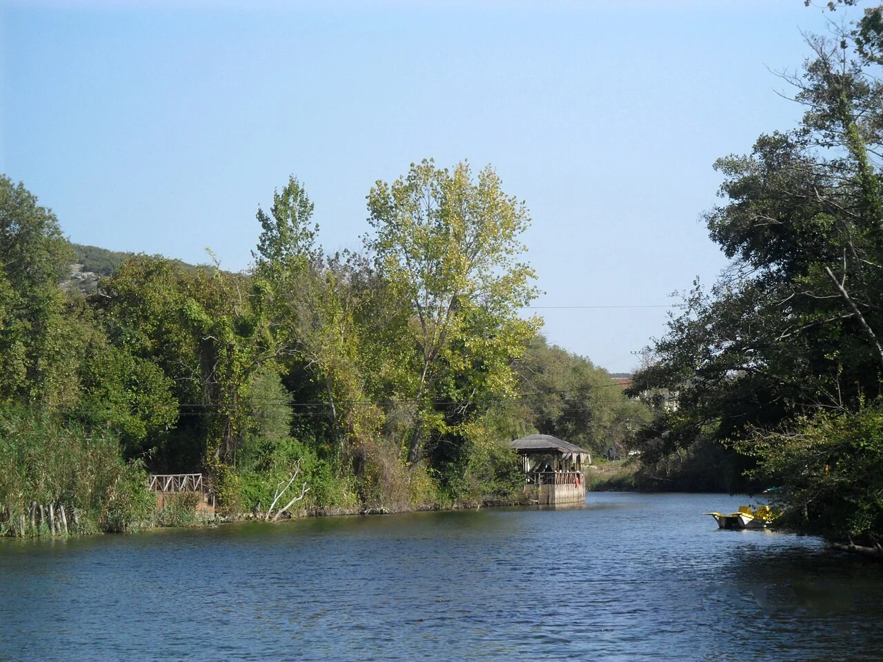Trees and riverside setting on the Göksu in Ağva; September 2012.