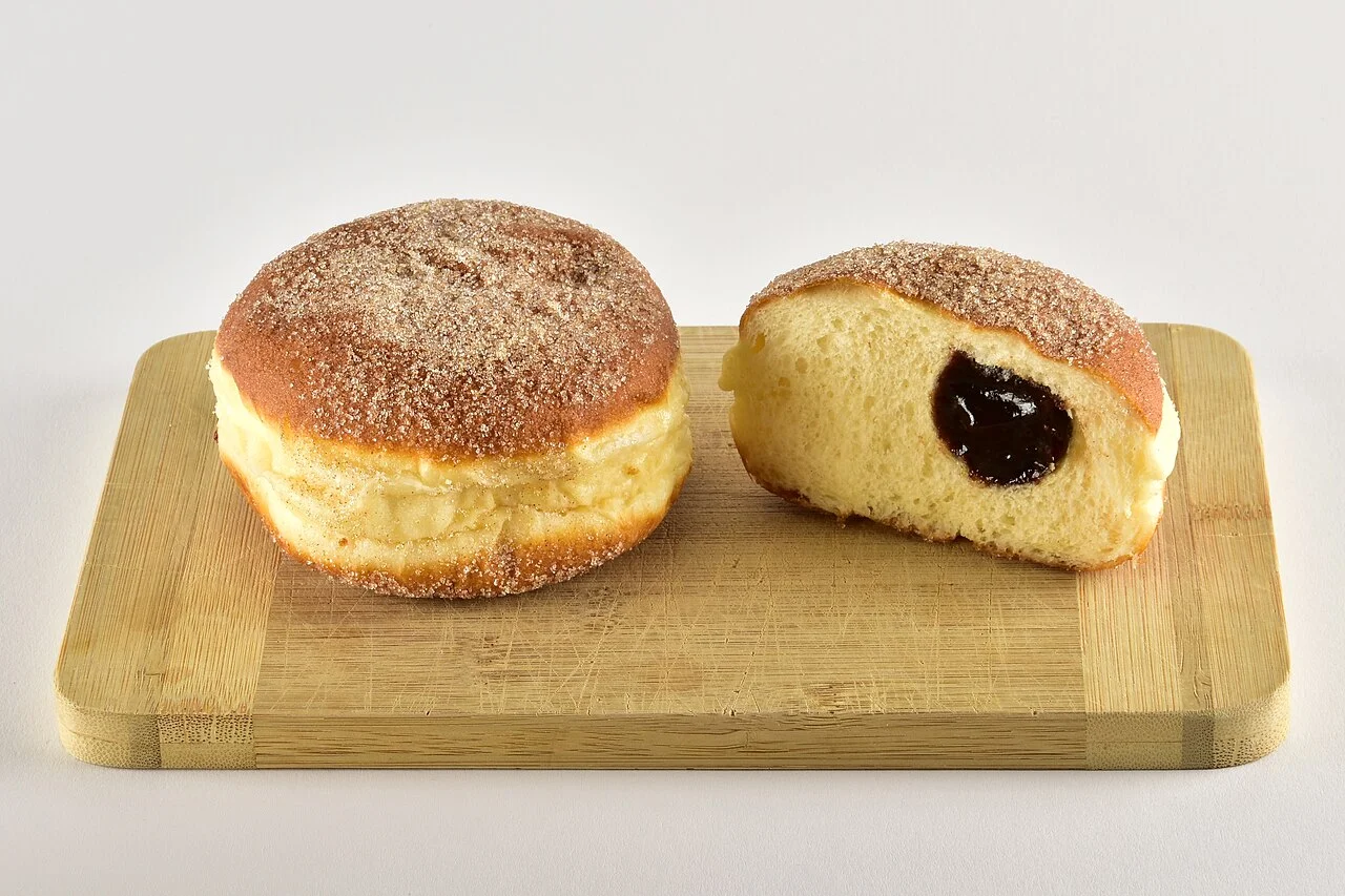 Hamburg fırınında üretilmiş Pfannkuchen hamur işleri, 2016; Berlin işletmesi değildir