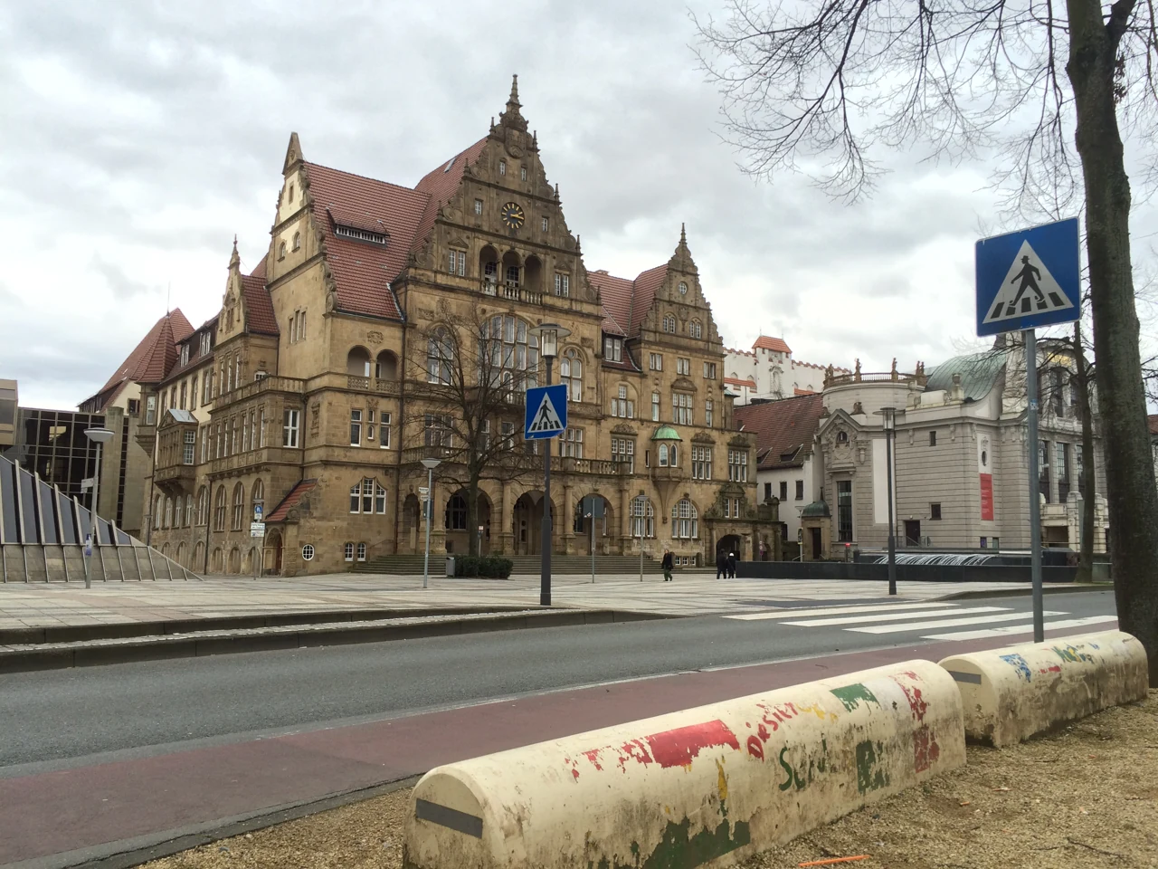 Bielefeld belediye binasının tarihî cephesi
