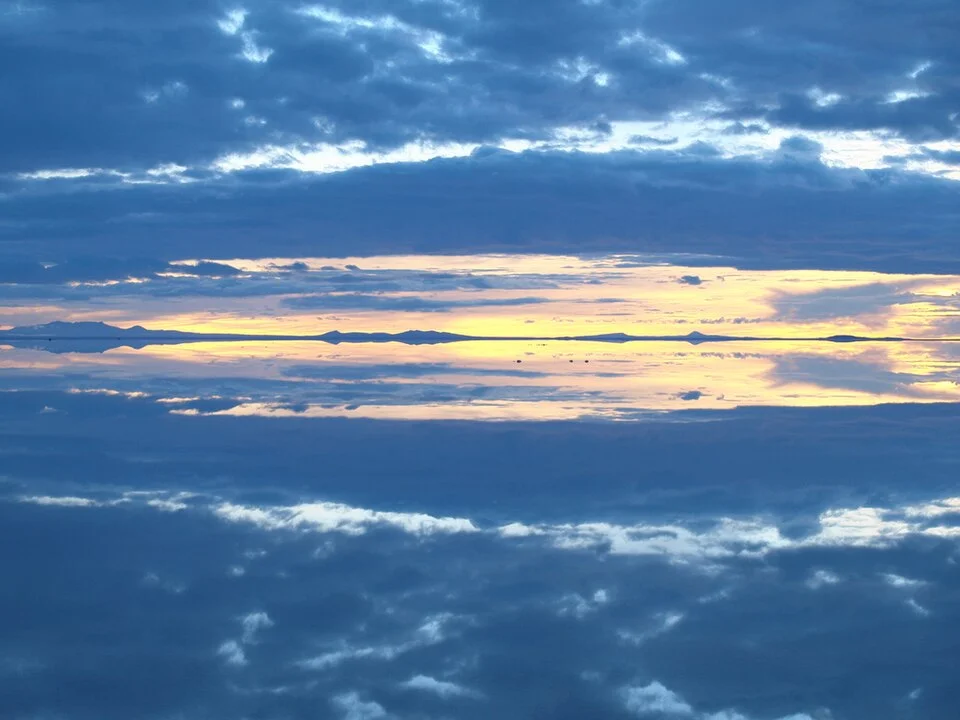 Uyuni tuz düzlüğünde gökyüzü yansıması, 2008