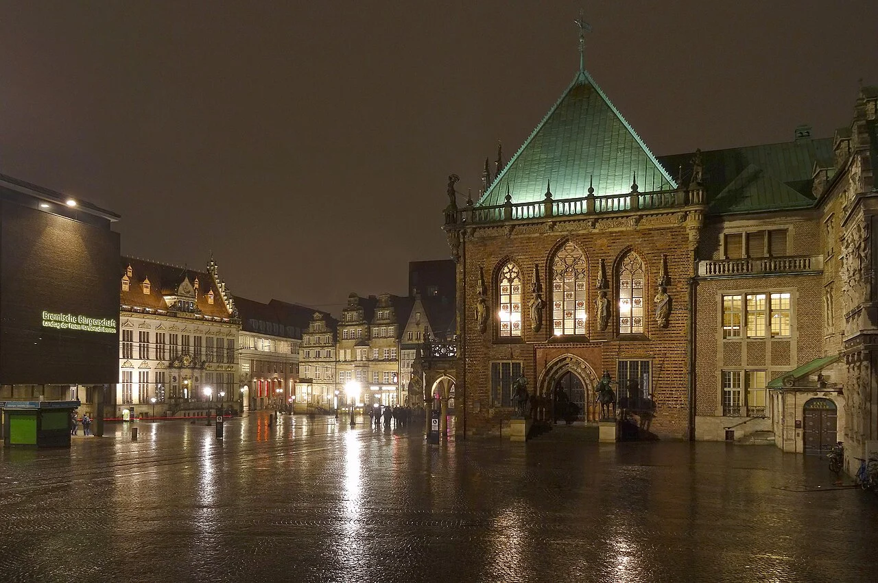 Bremen Marktplatz and illuminated historic buildings at night, photographed in January 2014