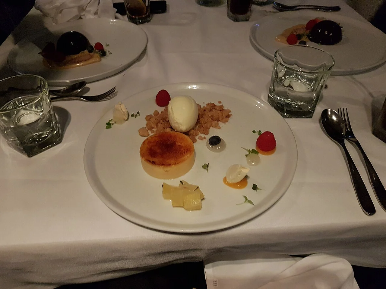 Brisbane Jellyfish restoranında crème brûlée tatlısı, 2017